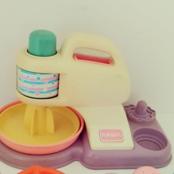 Vintage 1994 Playskool Pretend Kitchen Mixer Toy with Accessories - Picture 2 of 11